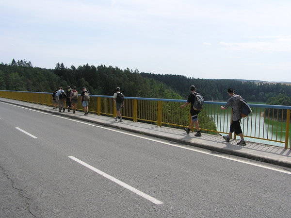 Prochzka na most I